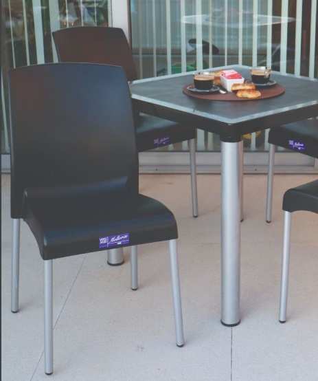 Silla Mallorca Negra Patas Metalicas